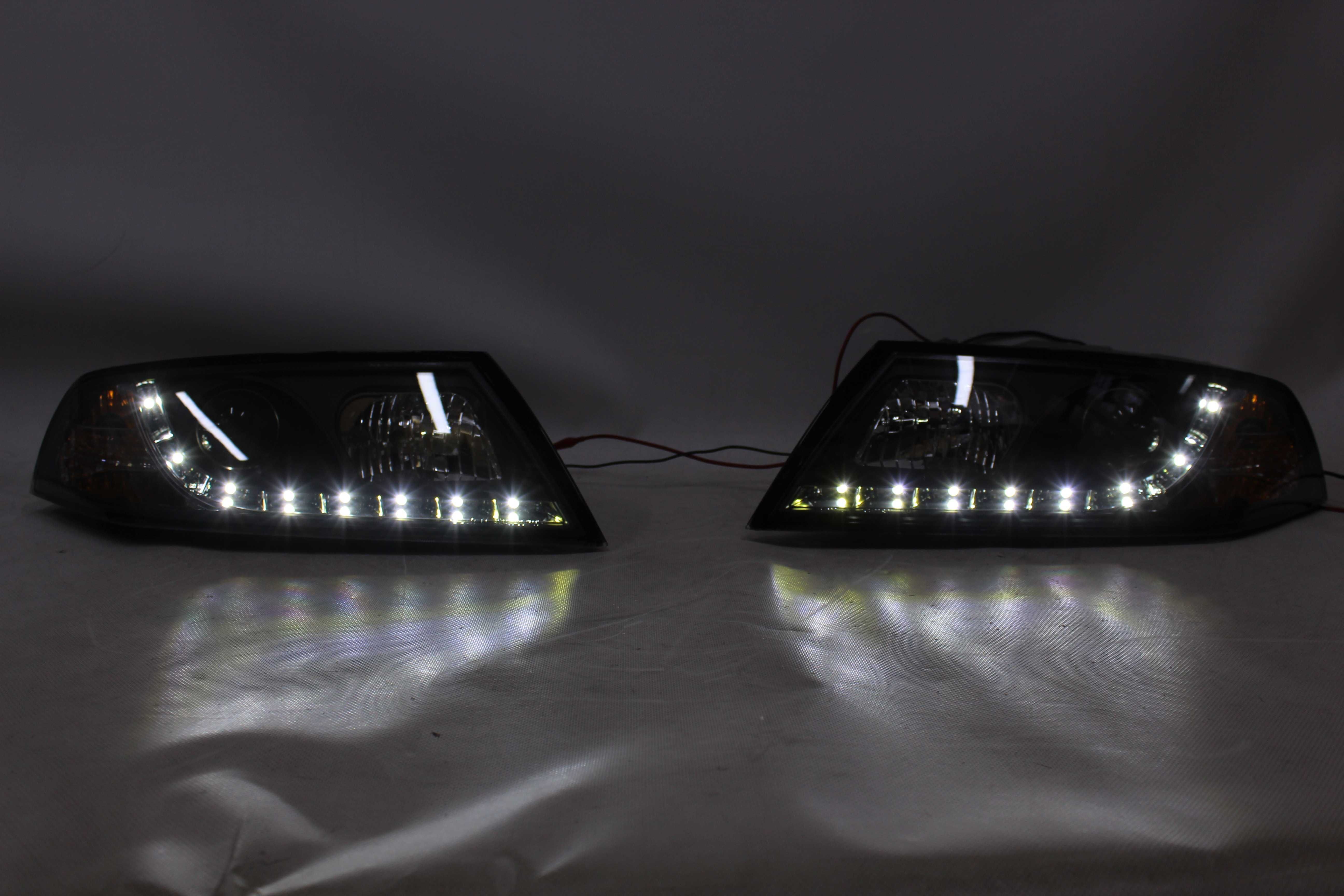 Reflektory lampy przednie przód SKODA OCTAVIA 2 II 04-08 XENON D1S LED