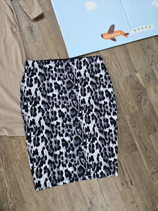 Sprzedam sukienki ciążowe oraz spódnice H&M oraz Orsay.