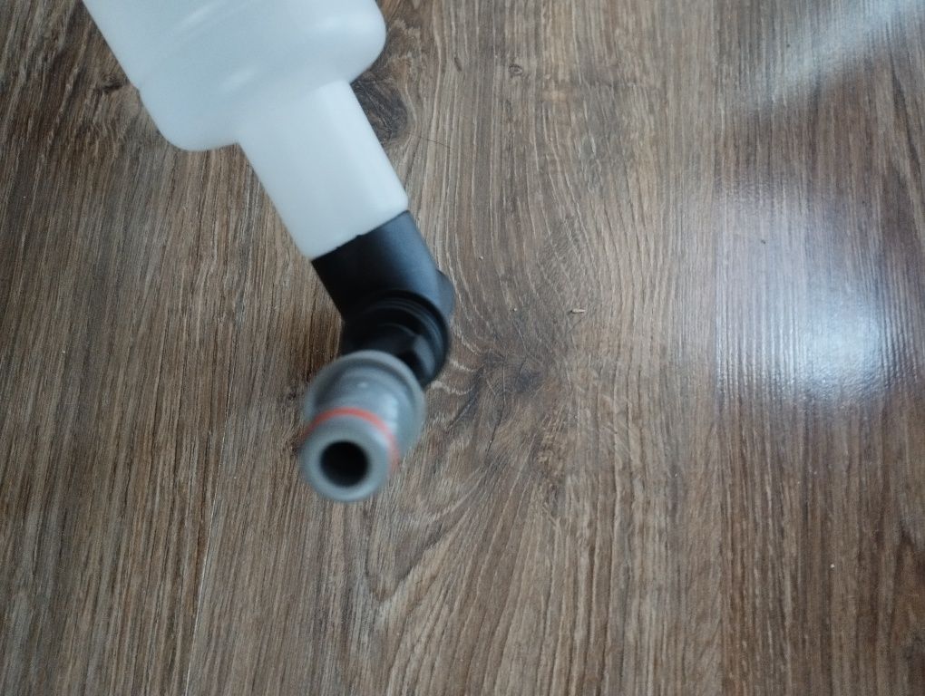 Pojemnik na środek chemiczny