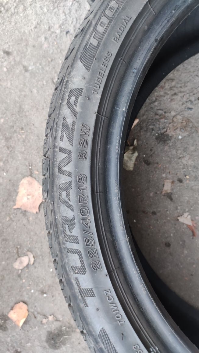 225/40 R-18 Bridgestone