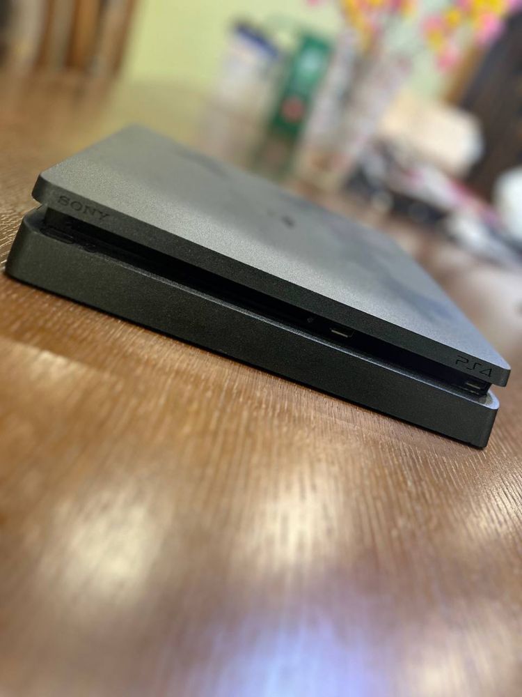 Sony PlayStation 4 Slim 1 TB