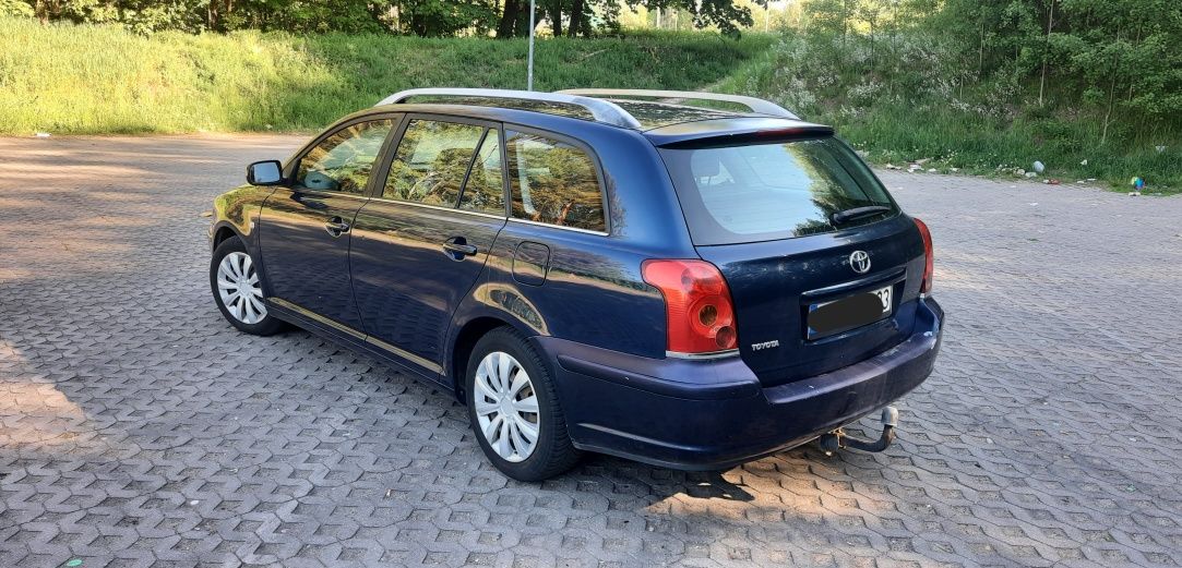 Toyota Avensis t25 kombi 1.8 benzyna