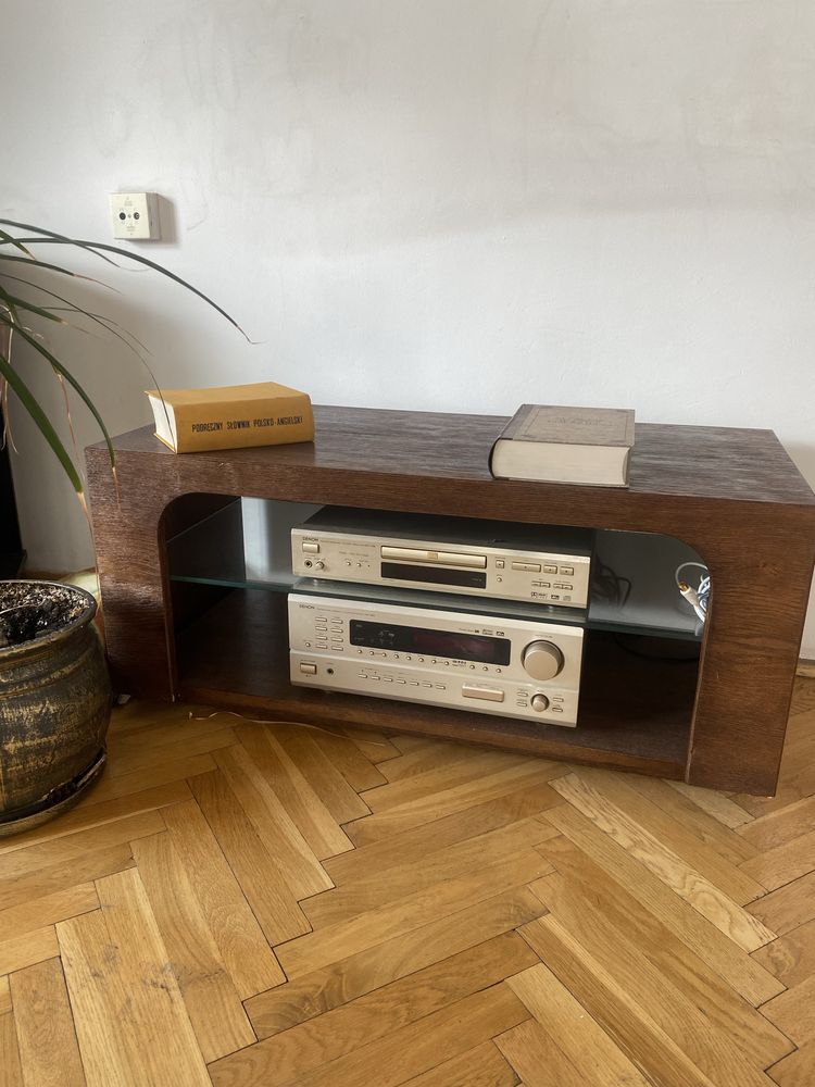 Stolik pod telewizor