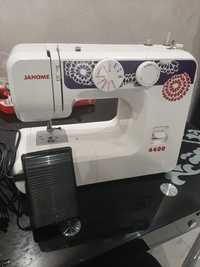 Швейная машина Janome 4400