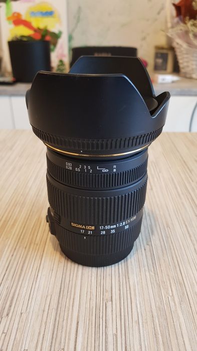 Canon EOS 60D + 4 obiektywy + lampa + komplet akcestoriów