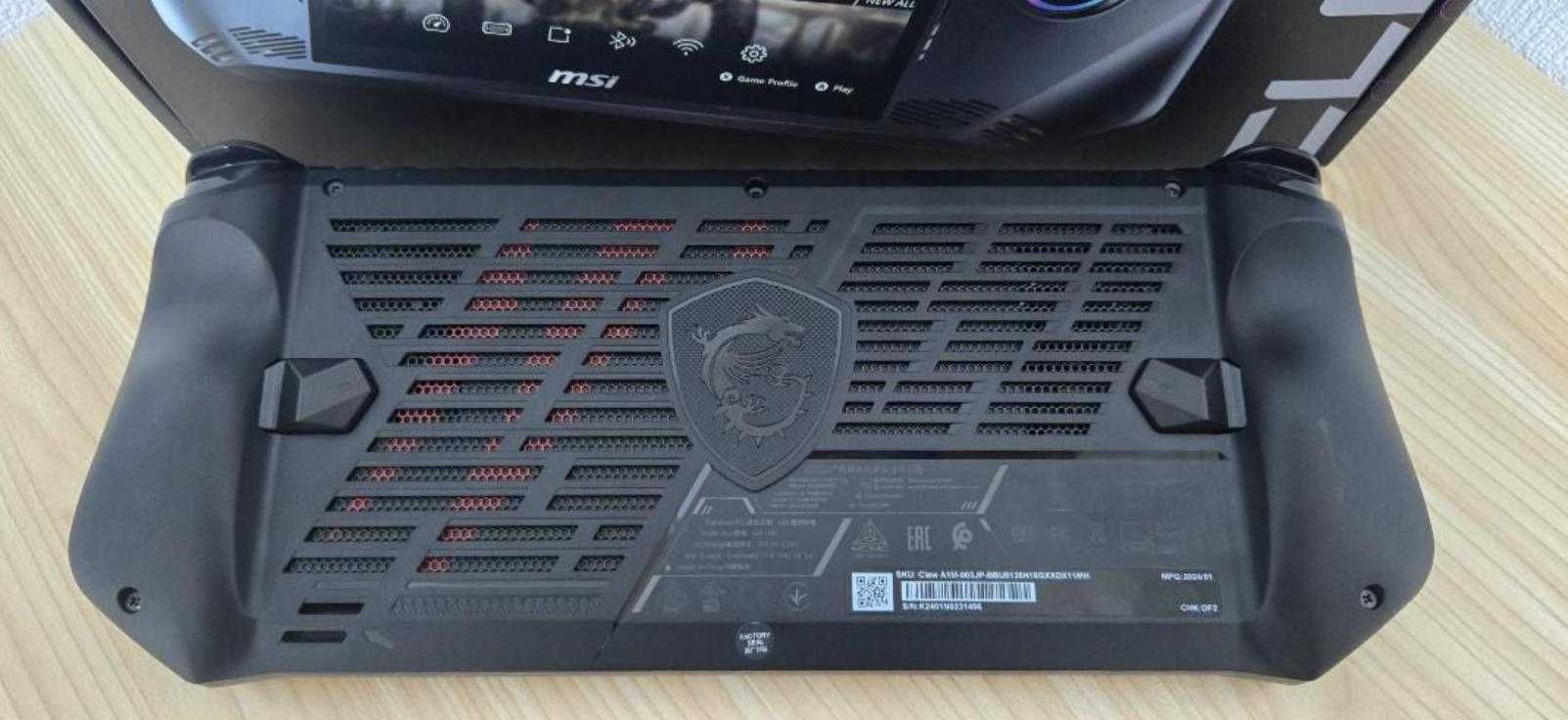 Consola de jogos portáteis MSI Claw A1M 512gb