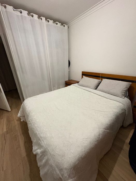 Quarto completo em madeira