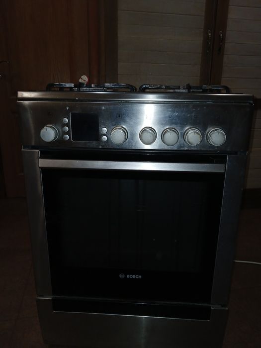 Газова плита BOSCH з електро духовкою