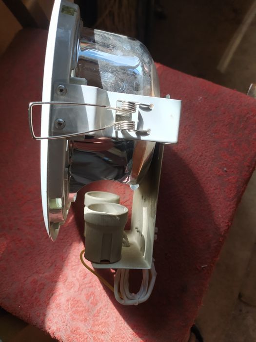 Светильник потолочный, настенный.