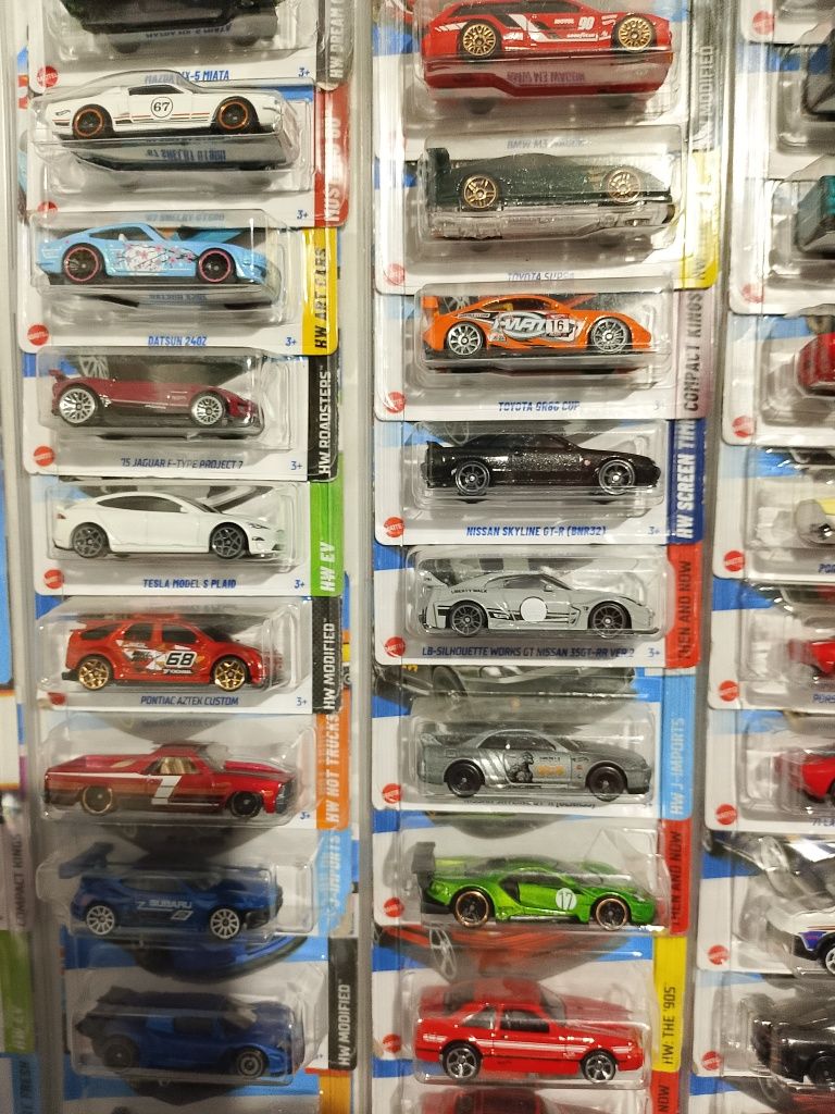 Hot wheels 83 auta
