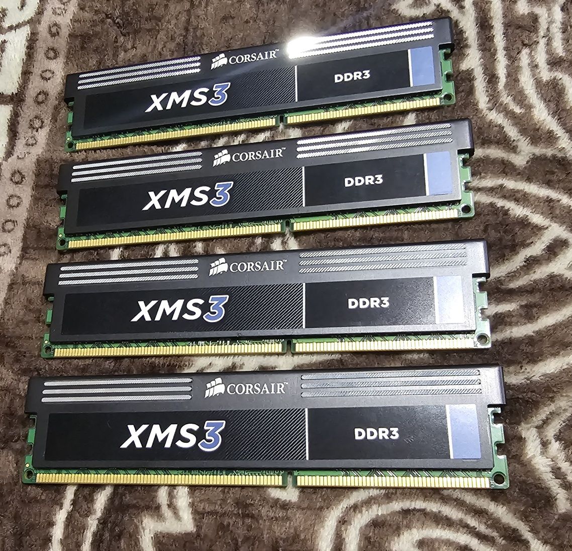 Память DDR3 4x8GB 32gb Corsair 1600