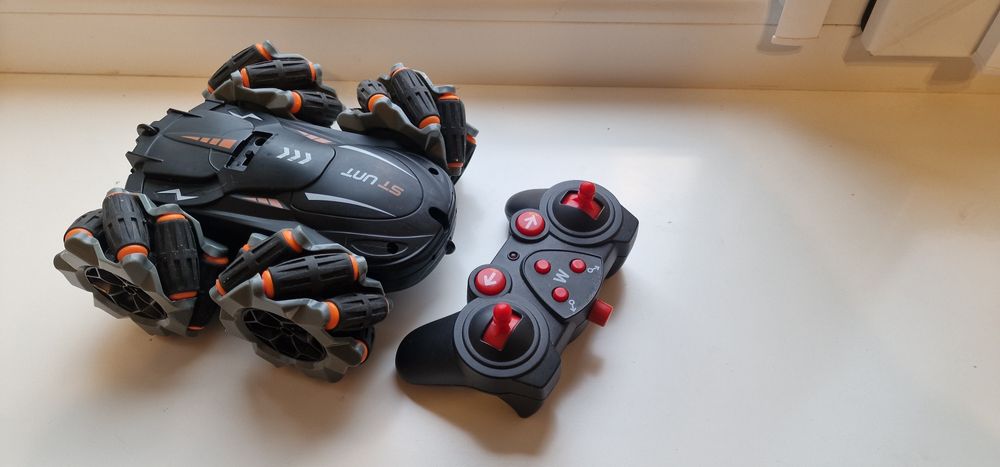 Дитяча іграшка електрична машинка на дистиційному керуванні