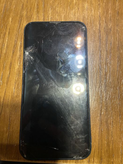 Продам свій айфон 13