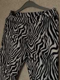 Трендові штани кльош принт зебра