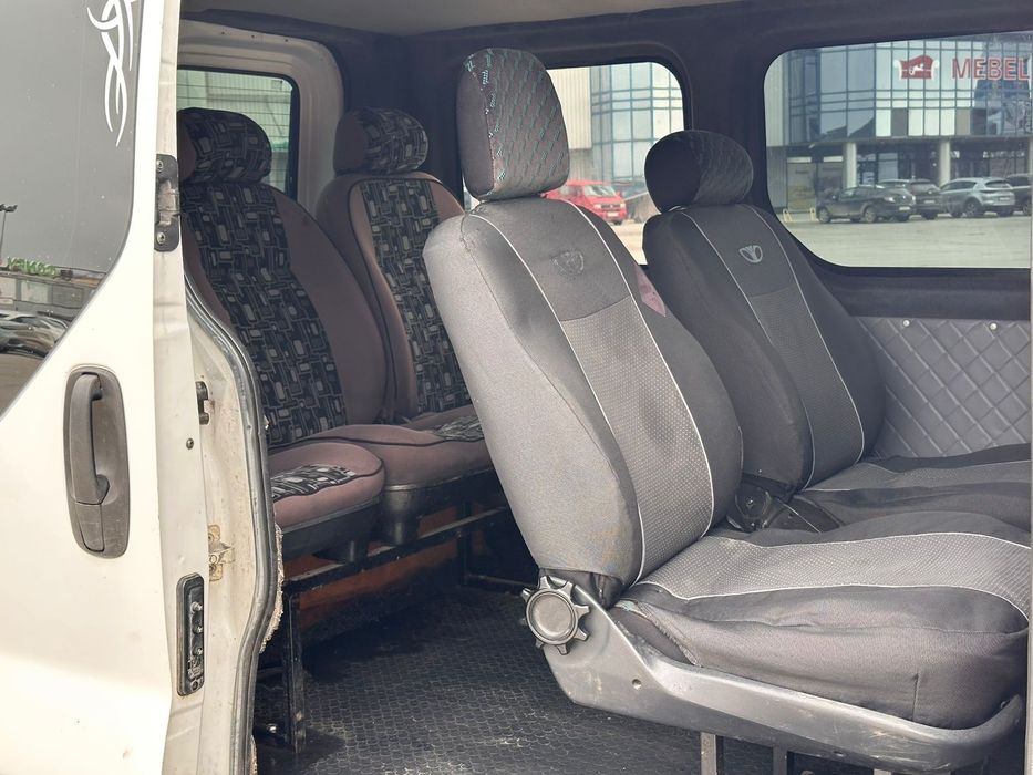 Opel Vivaro 9 місць