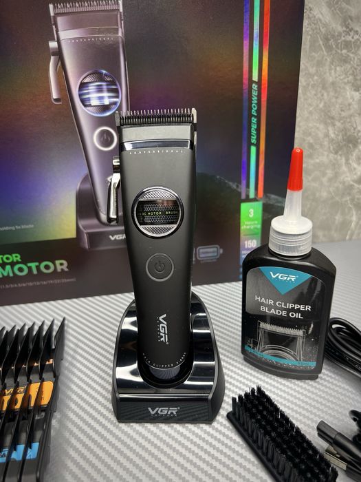Машинка для стрижки VGR V-880C BLACK,11 насадок,LED|Док-Станція|