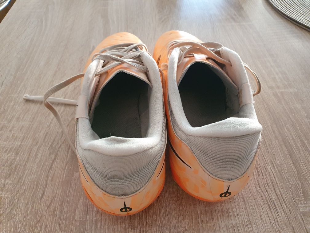 Korki NIKE Buty chłopięce r. 39