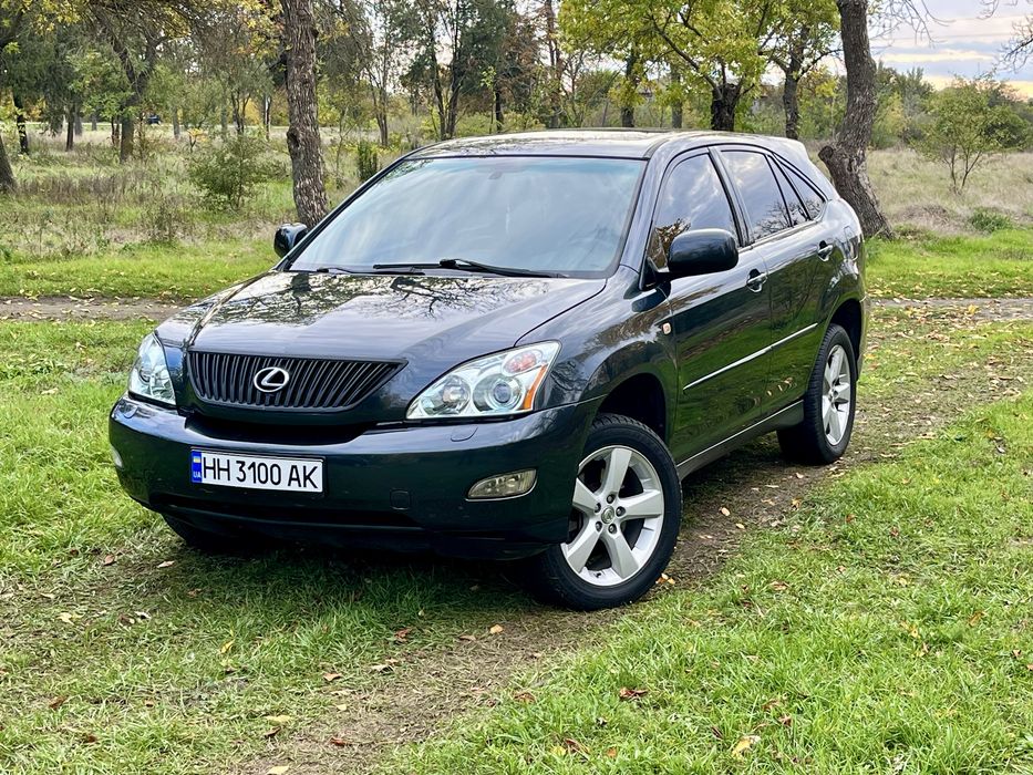Продам LEXUS RX300 На полной комплектации.