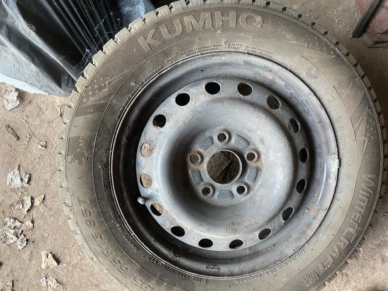 Зимові шиповані шини Kumho