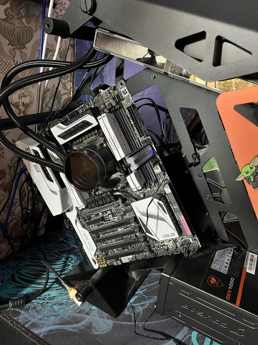 Комплект ASUS X99-DELUXE, Intel Xeon E5-2699 v3