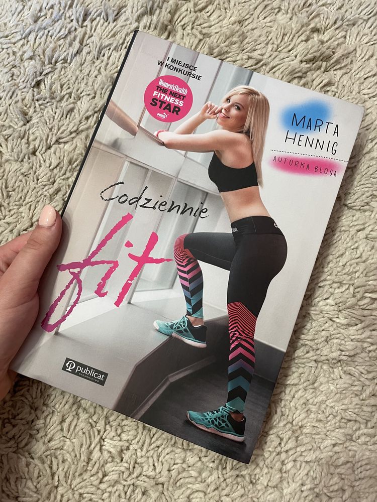 Książka poradnik Marta Hennig Codziennie Fit autograf sport fitness
