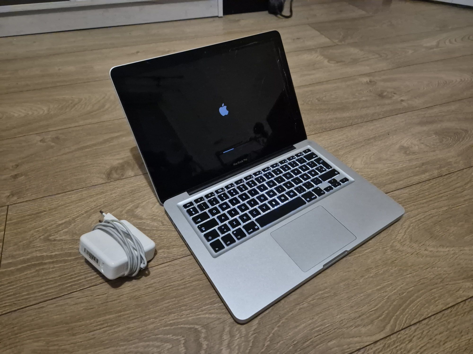 Macbook Pro 13" i5 | 8GB RAM | 120GB SSD | Nowa bateria i zasilacz
