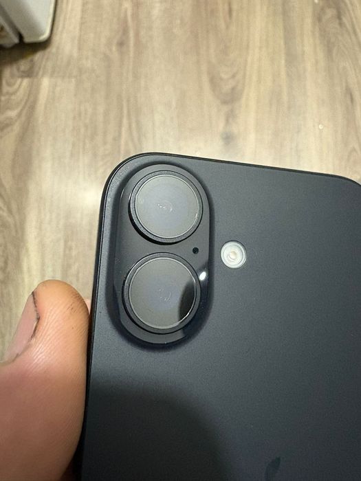 iPhone 16 black 128gb