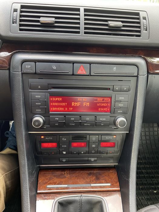 Radio concert 2+/3 2DIN z kodem. Do Audi A4 B6/B7 Seat Exeo