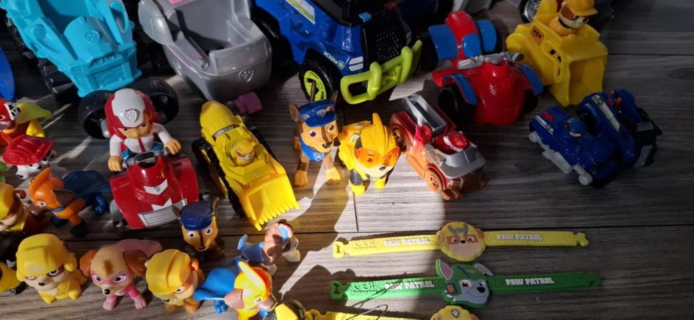 Mega zestaw Psi Patrol pojazdy,figurki, akcesoria stan bdb