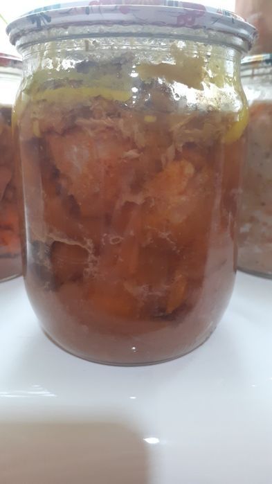 Консервы для животных(мясо, почки, вымя, желудки, шеи, паштет) каши.