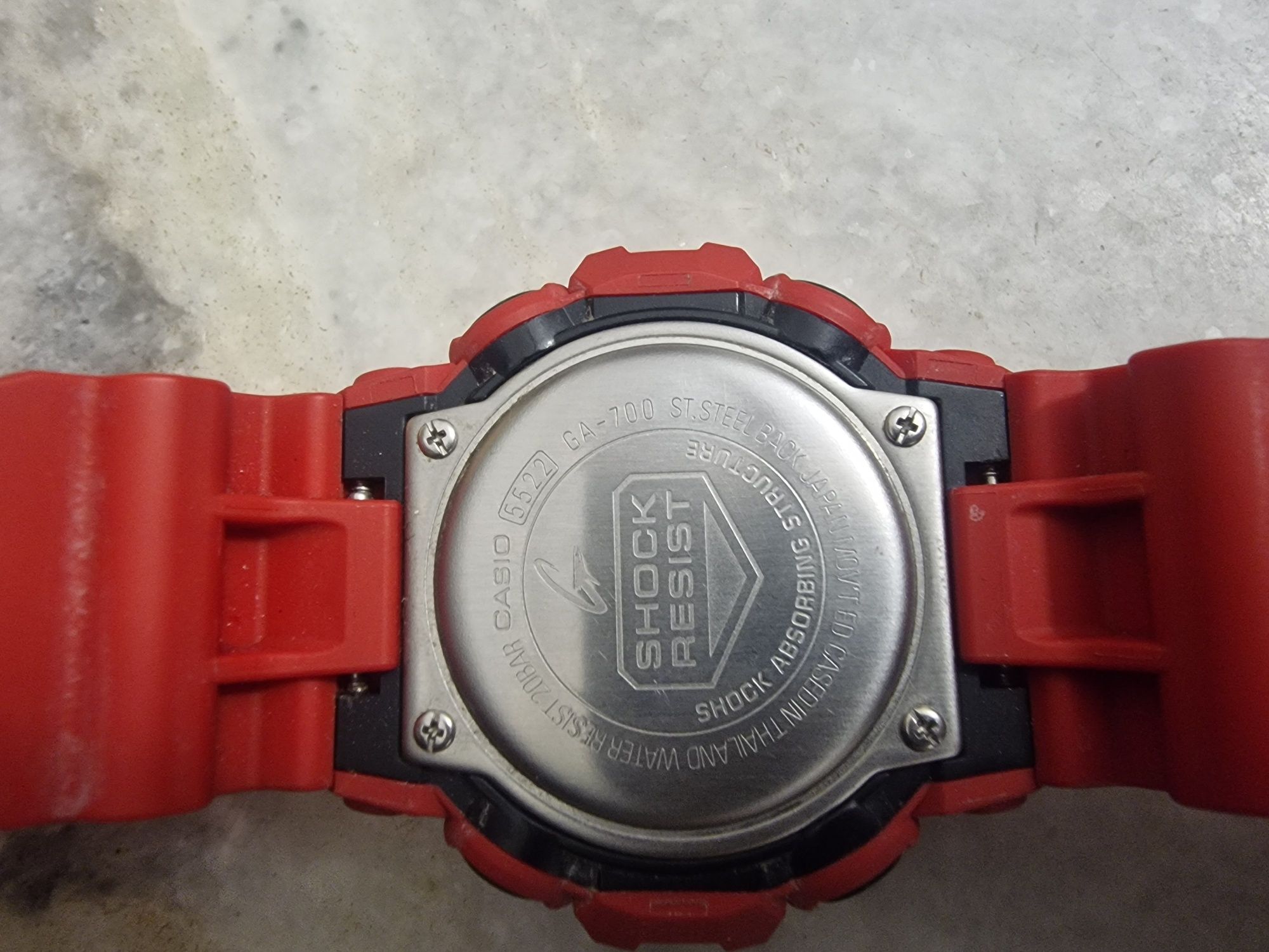 Zegarek Casio  g-shock czerwony