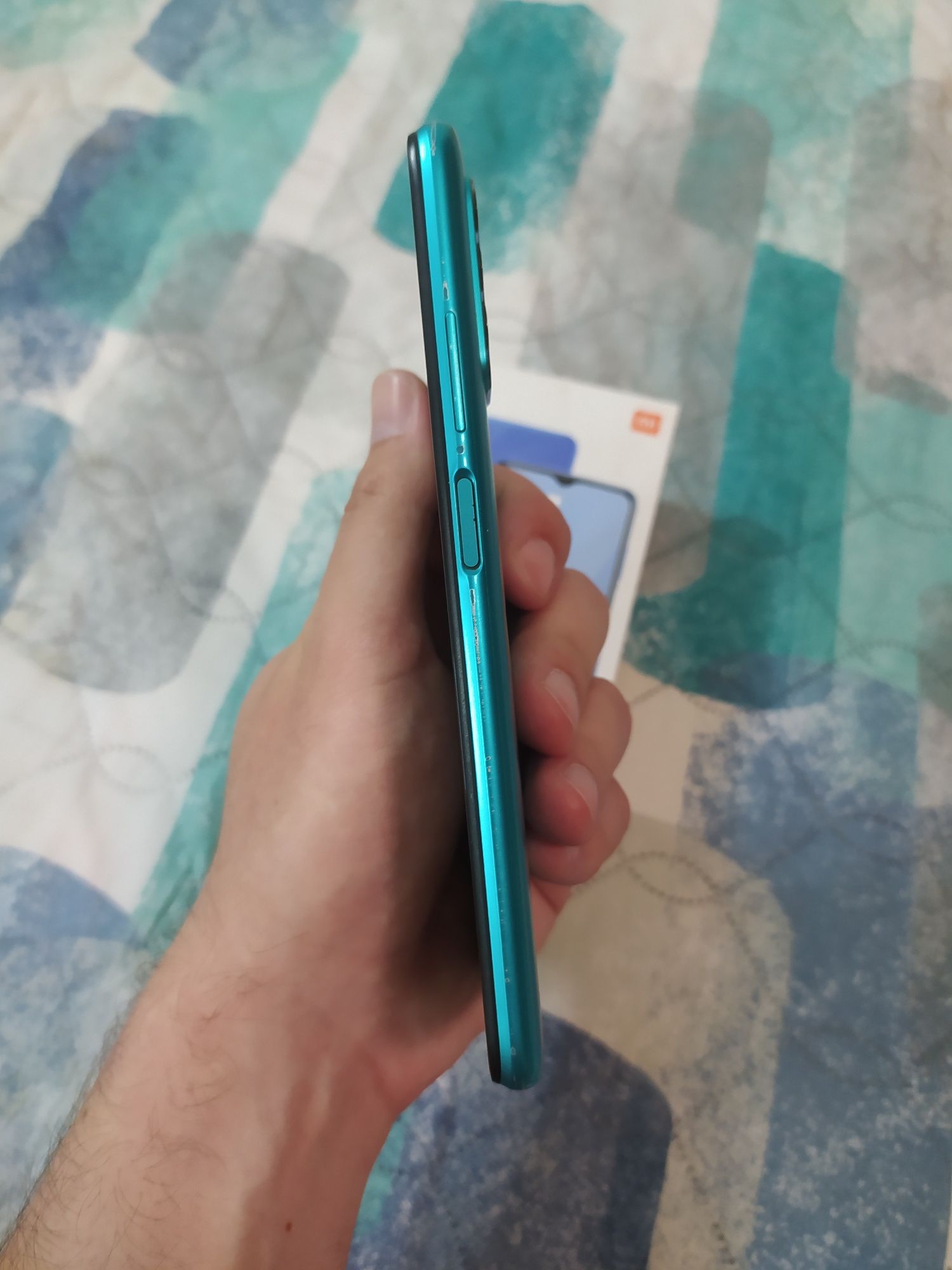 Крутий смартфон Xiaomi Redmi 9T 4/128GB в гарному стані