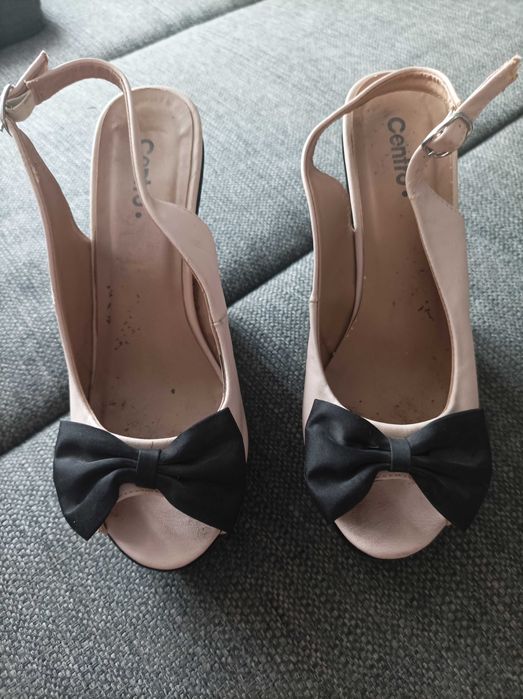 Sandały na koturnie firmy Centro, w rozmiarze 37/38, dł.wkładki 24 cm