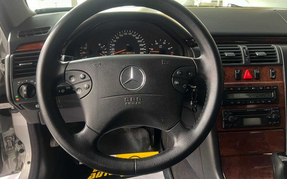 Mercedes-Benz E 270 2001