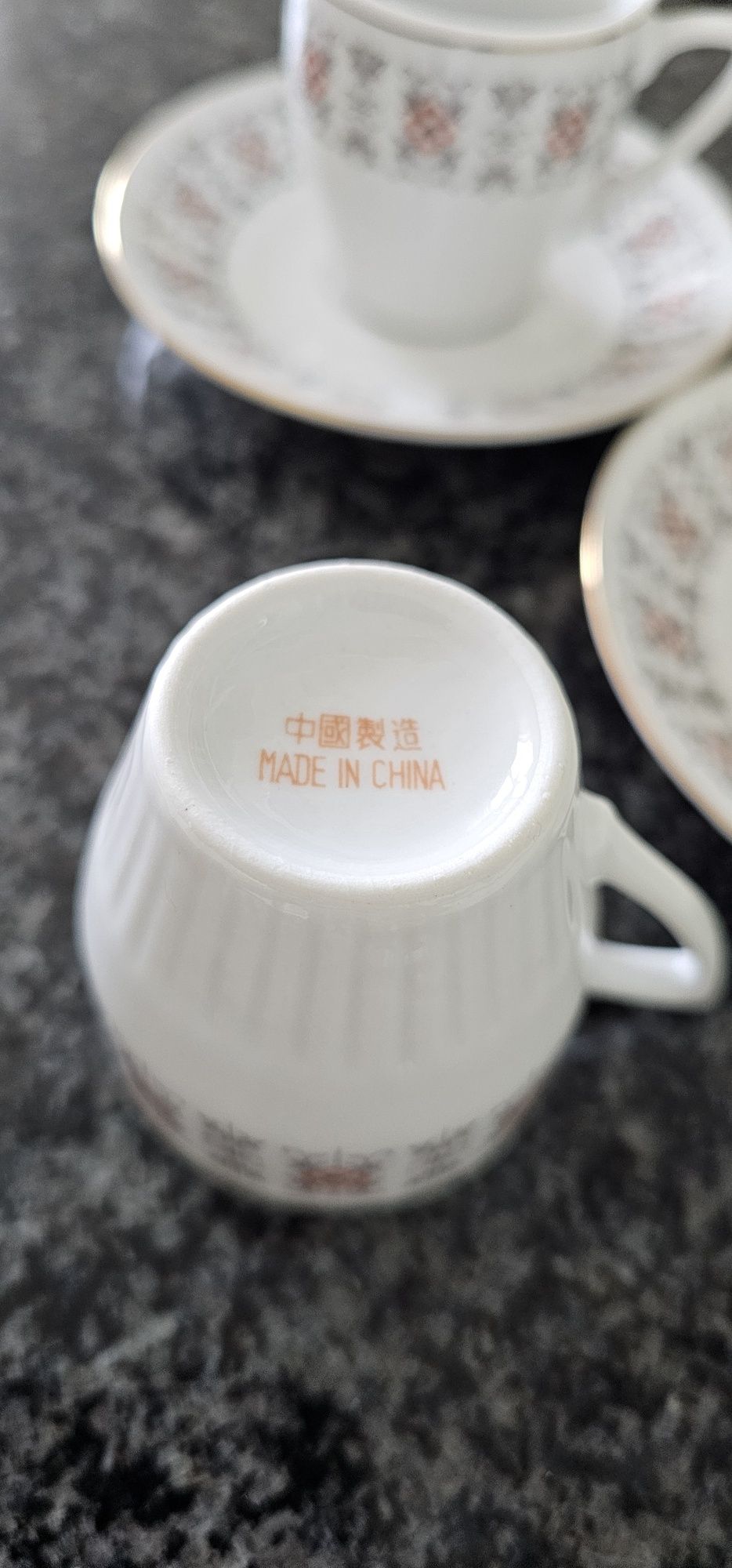 Chávenas de café (valor indicado é para as duas chávenas)