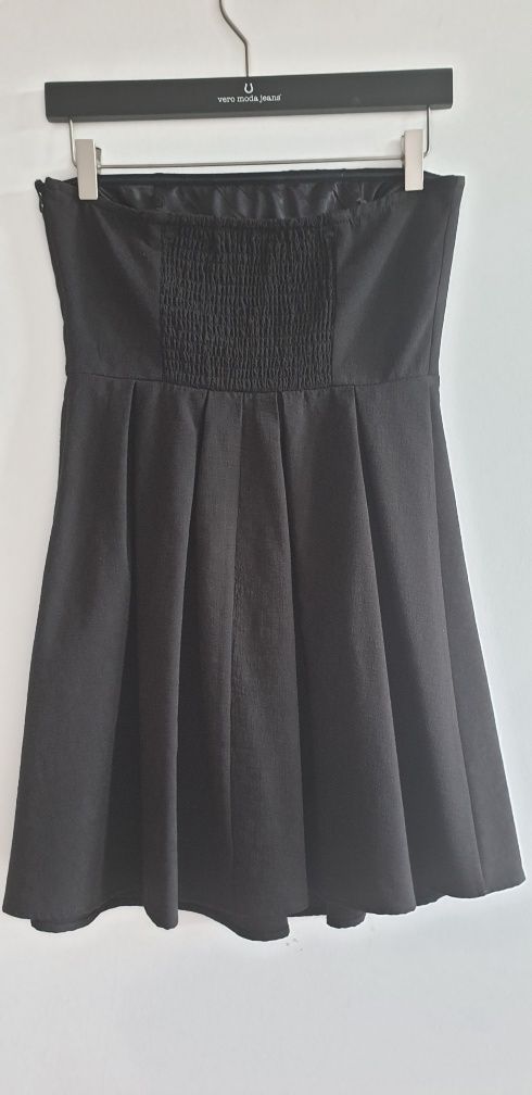 Sukienka czarna z odkrytymi ramionami, VILA CLOTHES roz.38, elegancka