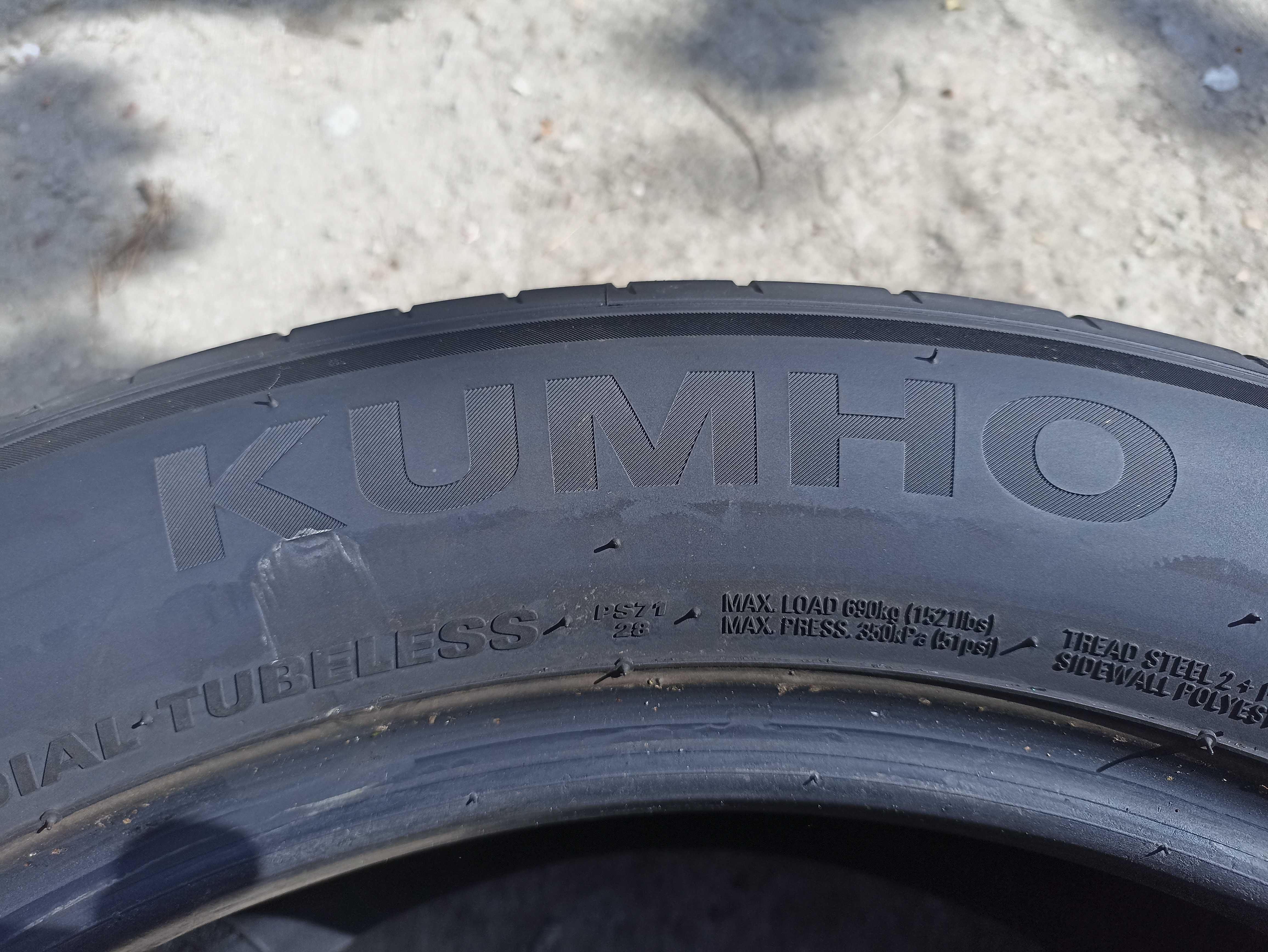 Praktycznie nowe KUMHO 215/55R18 2023r - jeszcze z kolorowymi paskami