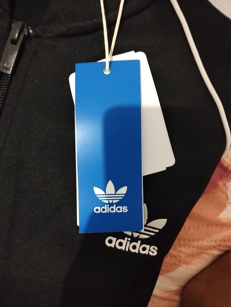 Casaco Adidas SST Preto - NOVO com Etiqueta