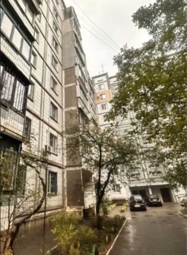 Продам кімнату 18 кв м