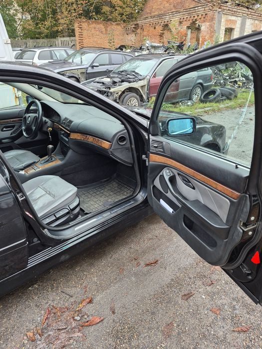 Розбор бмв е 39 фари Капот бампер телевізор крила двері кузов двигун