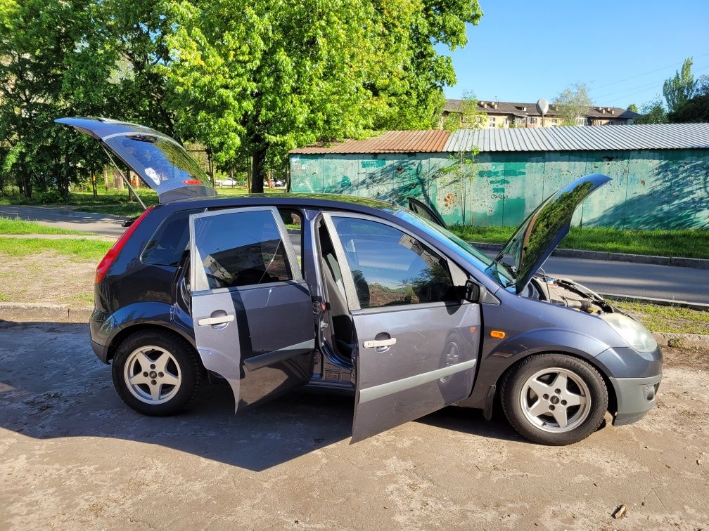 Ford Fiesta MkVI 2008 року (пробіг 156 тис.) км.)