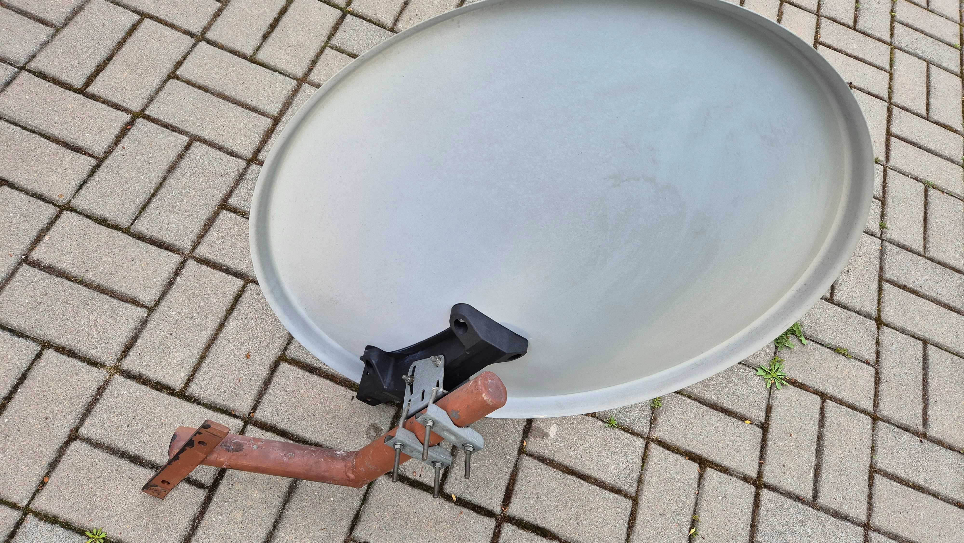 Antena satelitarna 70 cm
