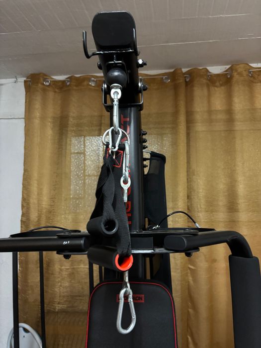 Máquina multifunções de Ginásio