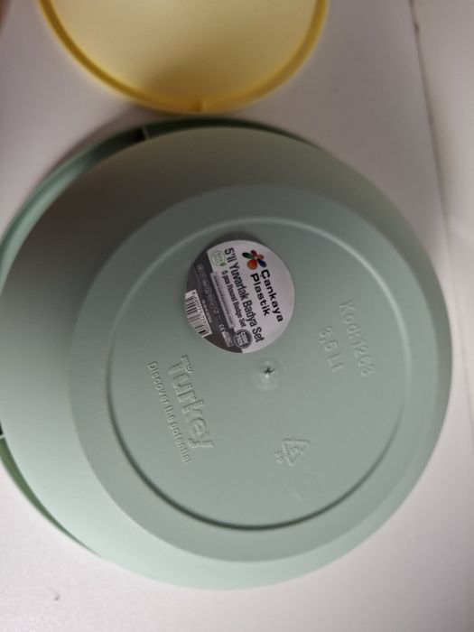 Komplet czterech misek