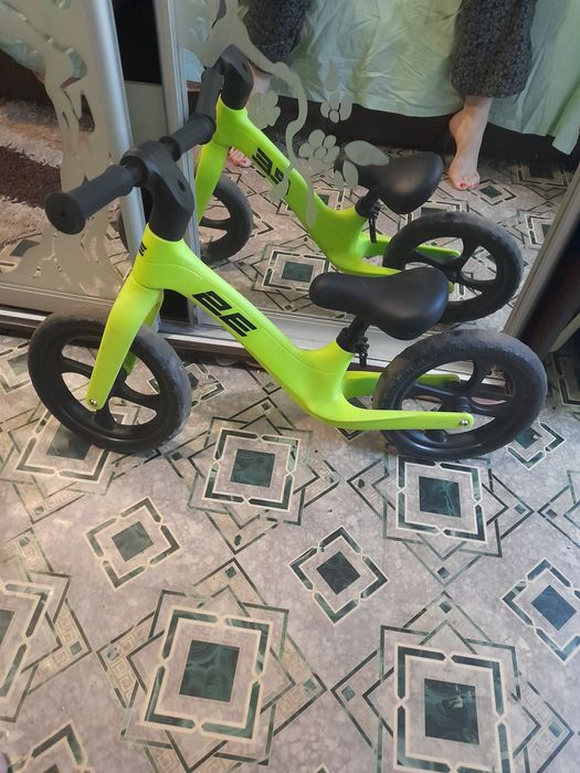 Продам детский велосипед без пидалей как новый