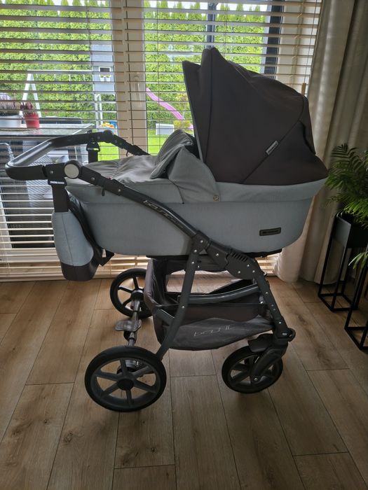 Wózek Riko Basic Plus 2w1 (gondola+spacerówka)