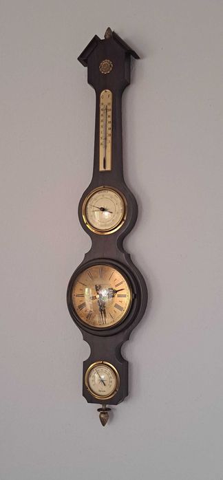drewniano-mosiężna stacja pogodowa do powieszenia na ścianie