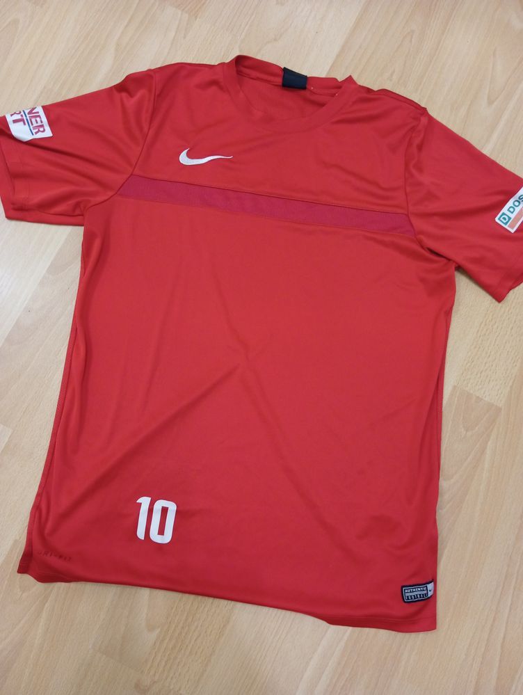 Спортивна футболка Nike розмір М