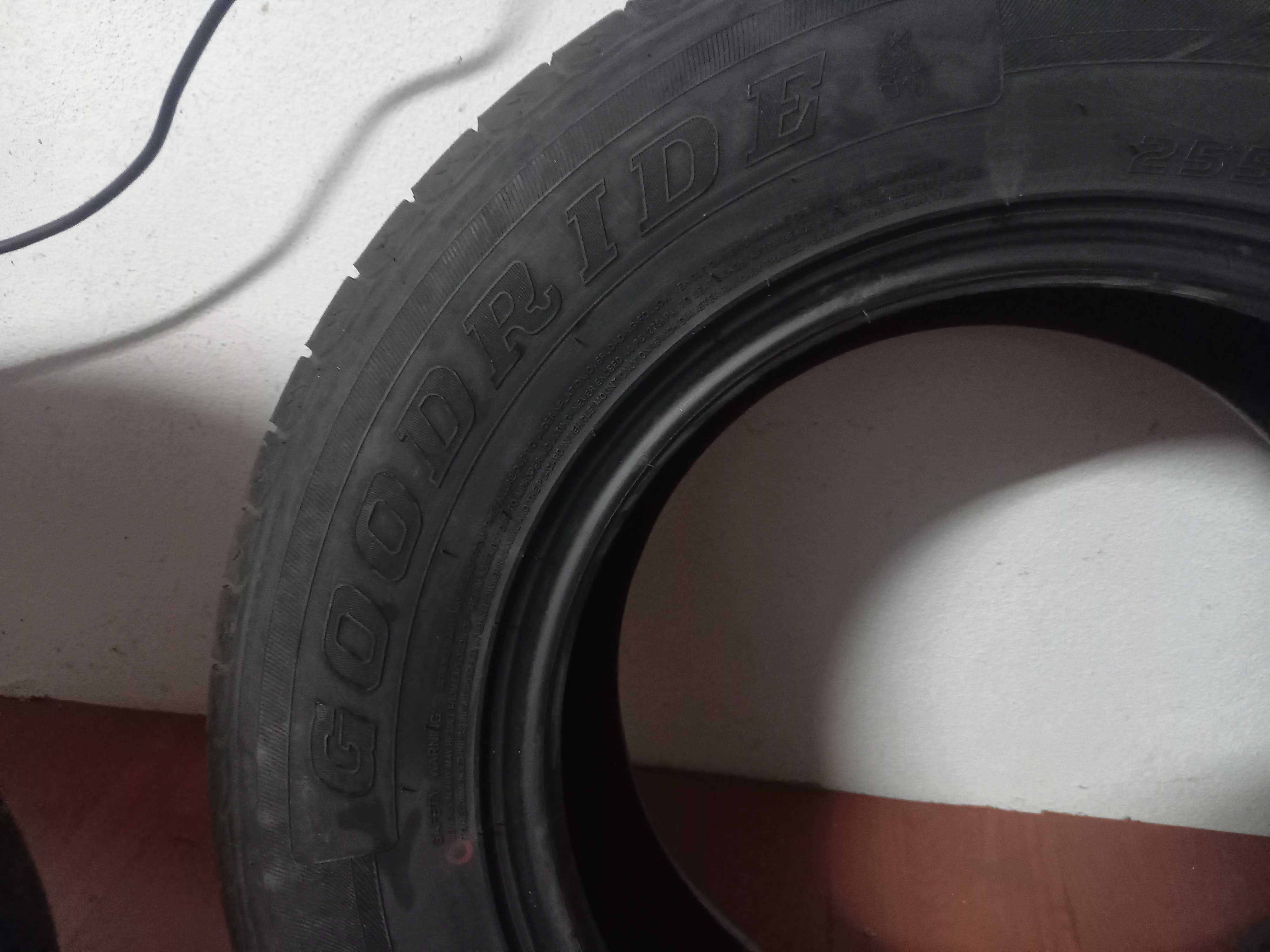 Vendo Pneus 255 65r16