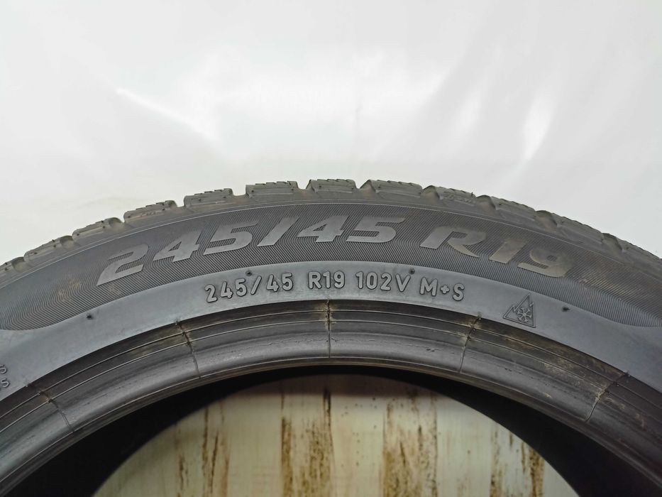 Pirelli SottoZero 3 RSC 245/45/19 23r. 102V 6,6mm Jak Nowa (1636)